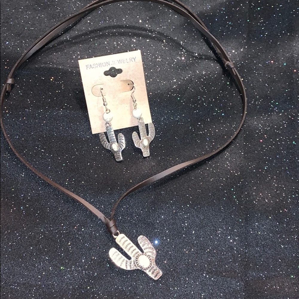 Southwest inspired jewelry Cactus NWT